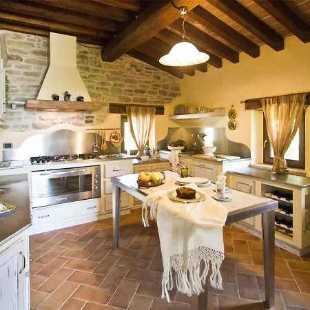 Amazing In With Swimming Pool * Apecchio