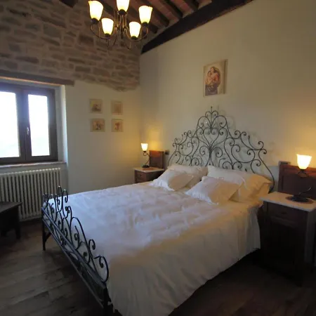 Amazing In With Swimming Pool * Apecchio